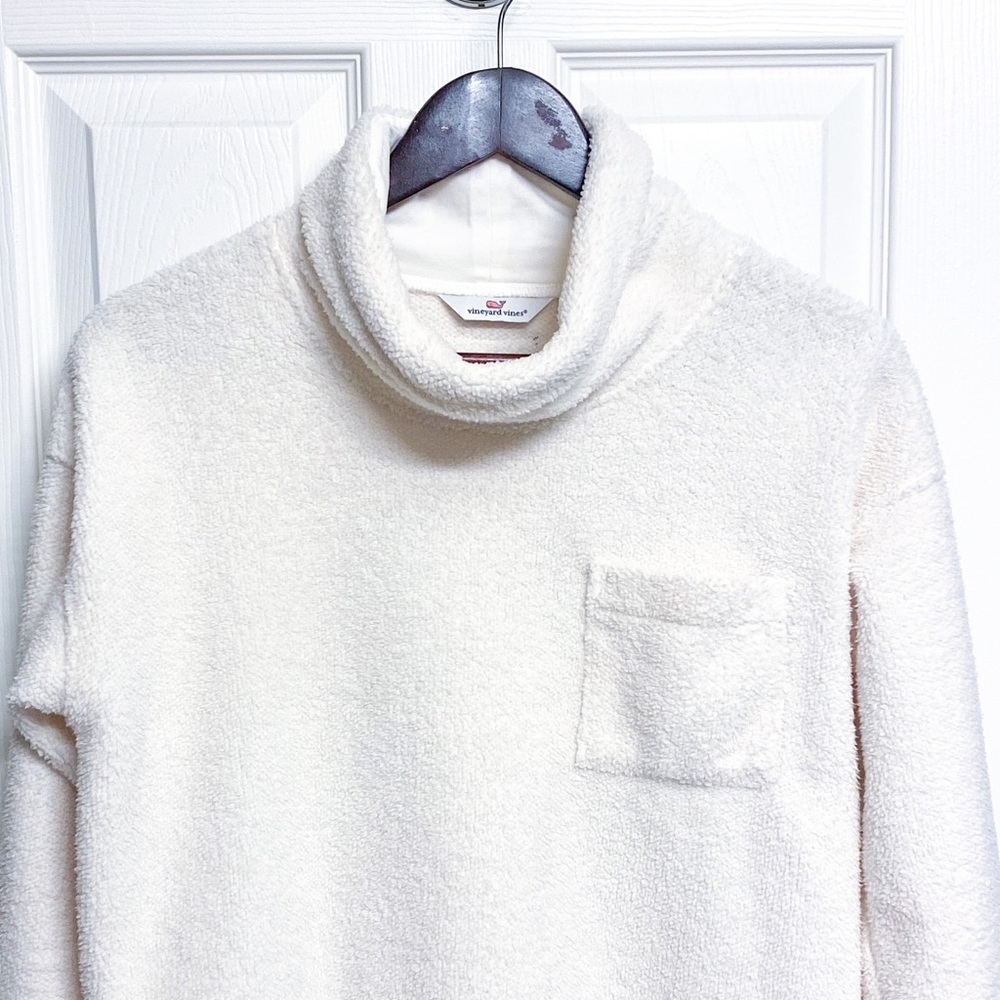 nwot Vineyard Vines sherpa pullover - Picture 2 of 8